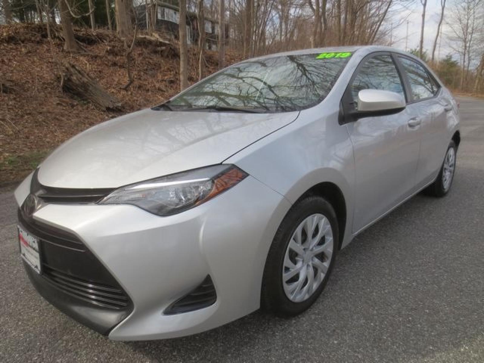 2019 Silver /Gray Toyota Corolla LE (2T1BURHE2KC) with an 1.8 liter 4-cylinder DOHC 16V engine, Automatic transmission, located at 270 US Route 6, Mahopac, NY, 10541, (845) 621-0895, 41.349022, -73.755280 - Photo #0